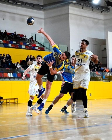 ESPORTS (HANDBOL, DIVISIÓ D’HONOR PLATA MASC.): Tercera victòria de la temporada per a l’Handbol Esplugues
