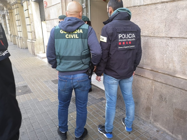 SUCCESSOS: Detenen un mosso en una operació contra el tràfic de drogues a Alcanar, Vinaròs i Esplugues de Llobregat