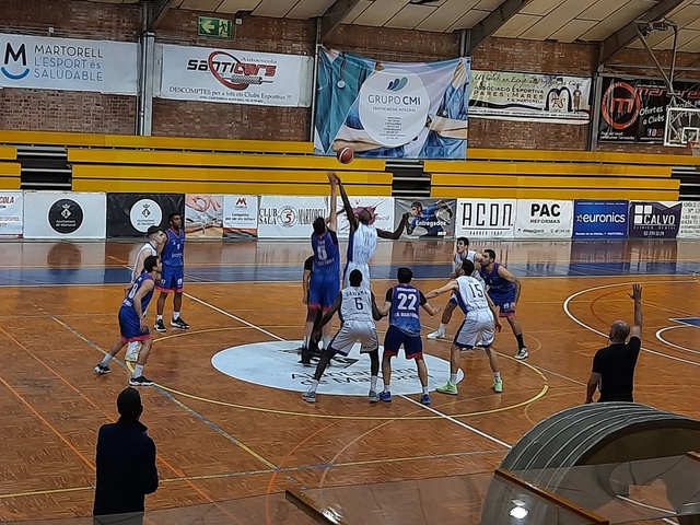 ESPORTS (BÀSQUET, LLIGA EBA): Guanyen Esparreguera i Santfeliuenc, i perd el Martorell