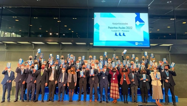Castelldefels i Prat, premiats per la gestió de recollida de paper i cartó