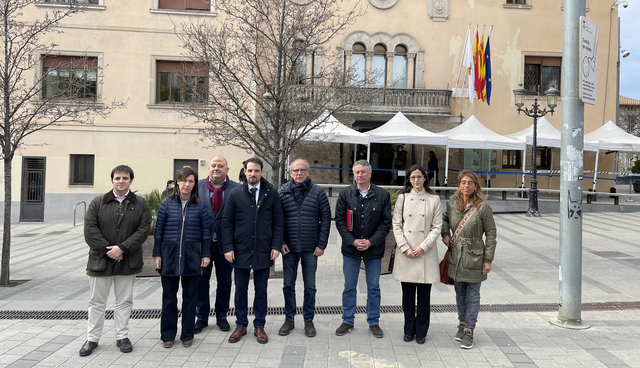 Manu Reyes, que ha estat acompanyat pels portaveus i presidents locals de l’Hospitalet (Sonia Esplugas), Viladecans (Fernando Moya), Sant Feliu (Elisabet Ortega), Esplugues (Marcos Sánchez), Gavà (Mónica Parés)