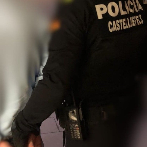 SUCCESSOS: La Policia Local de Castelldefels deté una persona per trencament de condemna