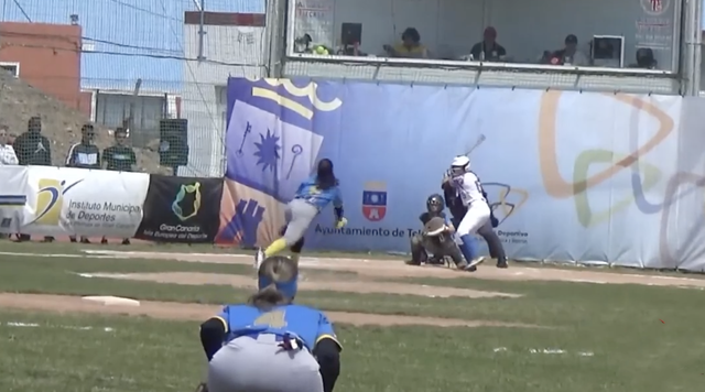 ESPORTS (SOFTBOL, DIVISIÓ D’HONOR): Doble derrota viladecanenca i doble triomf santboià