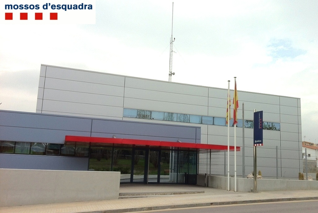 SUCCESSOS: Detenen a Castelldefels dos menors per intent de robatori amb violència i acaben agredint als Mossos d’Esquadra