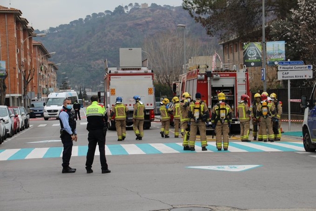Evacuen un ambulatori, biblioteca i es confina una escola a Martorell