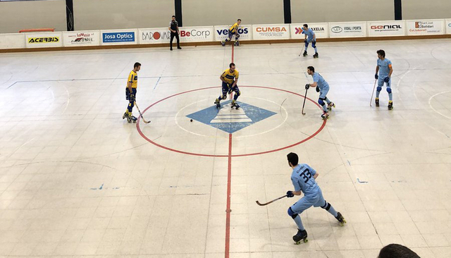 ESPORTS (HOQUEI PATINS, OKLLIGA PLATA): L’HC Sant Just li fa una ‘maneta’ a l’Olot 