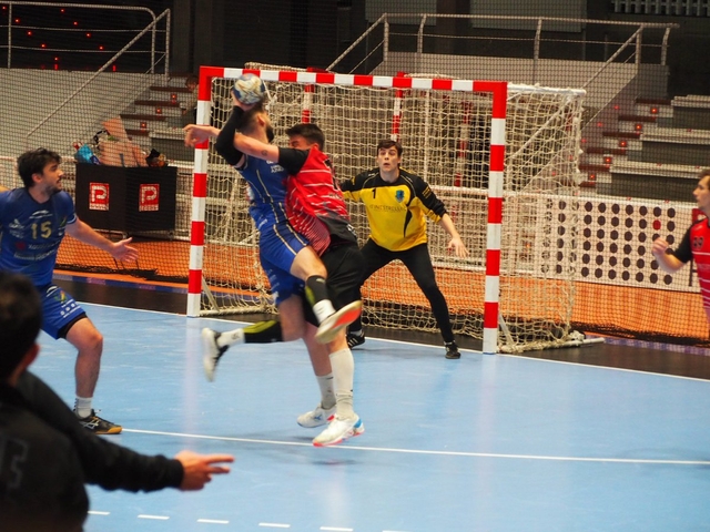  ESPORTS (HANDBOL, DIVISIÓ HONOR PLATA MASC.): Gran victòria de l’Handbol Esplugues a Pontevedra