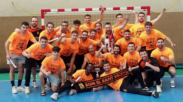 La Fundació Handbol Sant Vicenç torna a Primera Nacional per la porta gran