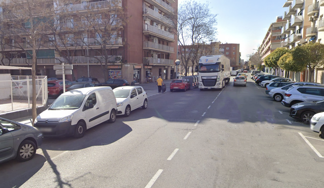  SUCCESSOS: Troben mort un home dins un cotxe al Prat de Llobregat