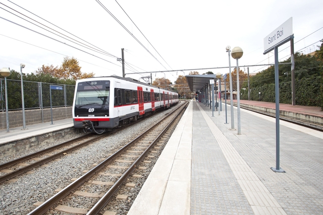 SOCIETAT: Ferrocarrils restablirà demà al matí el servei de trens entre les estacions de Sant Boi i Molí Nou