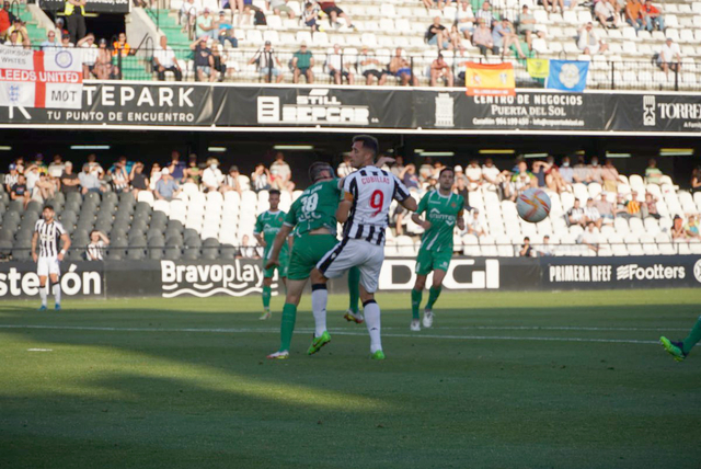 ESPORTS (FUTBOL, PRIMERA RFEF): El Cornellà continua un any més a la categoria