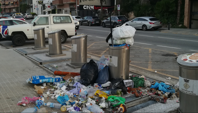 Denuncien que veïns de Corbera tiren les escombraries a La Palma 