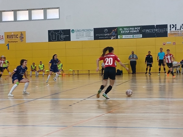 ESPORTS (FUTBOL SALA, PRIMERA DIVISIÓ FEM.): La Penya Esplugues guanya i té més a prop la permanència