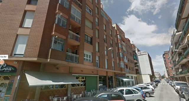 SUCCESSOS: Explota un aire acondicionat exterior en un pis del Prat i provoca un incendi 