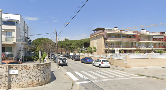 SUCCESSOS: El propietari d’un pis a Castelldefels sorprèn ‘in fraganti’ una lladre mentre robava