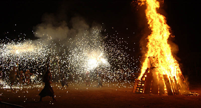 Les platges baixllobregatines, preparades per a la revetlla de Sant Joan