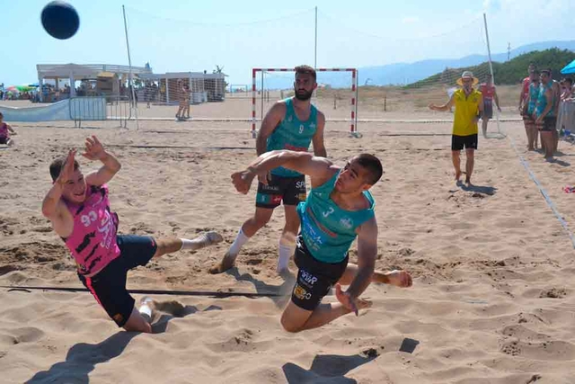 ESPORTS (HANDBOL): El Torneig d’Handbol Platja “Ciutat de Gavà” arriba a la tretzena edició