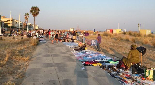 SUCCESSOS: Comissen una gran quantitat de material falsificat en un dispositiu policial a Castelldefels