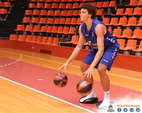 ESPORTS (BÀSQUET, LEB PLATA): Dues renovacions i un fitxatge al CB Cornellà