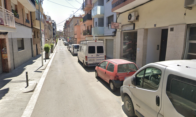 SUCCESSOS: La Policia Local de Sant Boi deté un home que havia robat en un establiment a punta de navalla