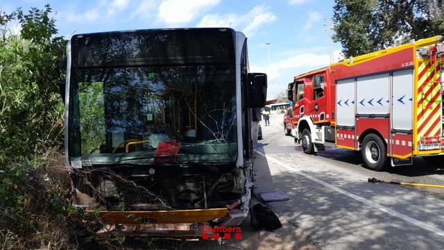 Estat de l'autobús interurbà després de l'accident