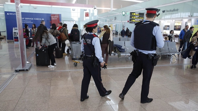 SUCCESSOS: Detenen tres homes a l’Aeroport del Prat per delicte de fur