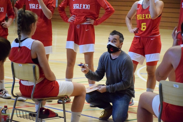 ESPORTS (BÀSQUET, LLIGA CATALANA LF2): EL Segle XXI es queda fora de la Final a Quatre