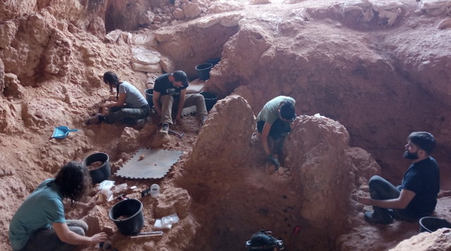 CULTURA: Descobreixen restes del Paleolític superior de fa més de 12.000 anys a la Cova Gran de Collbató