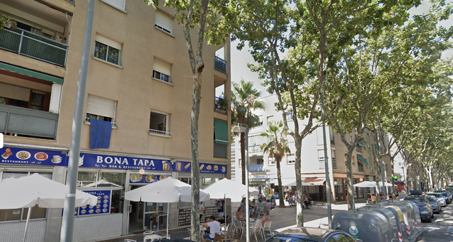 SUCCESSOS: Crema un pis al Prat de Llobregat amb un ferit per inhalació de fum