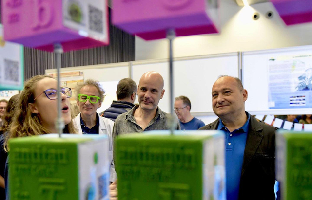 Viladecans apropa la màgia de la ciència a infants i famílies