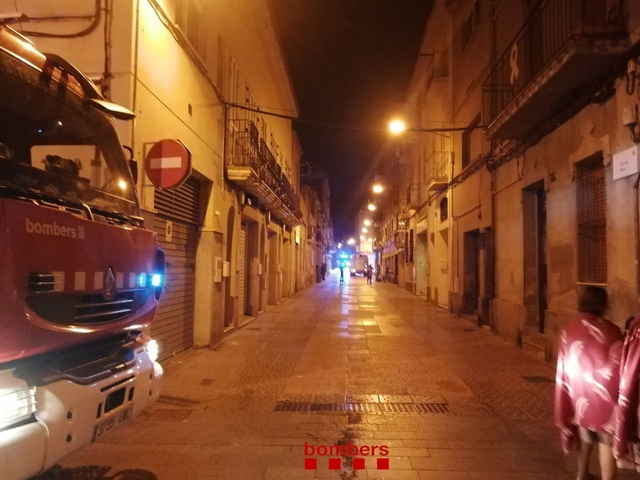 SUCCESSOS: Un cotxet de bebè provoca un incendi en un edifici de Sant Boi de Llobregat