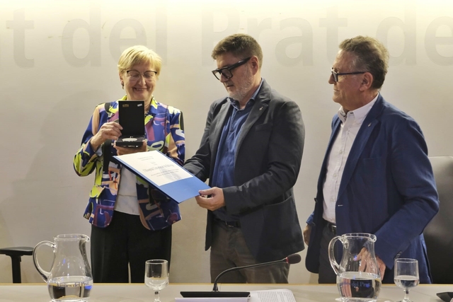 El Prat lliura la Medalla de la Ciutat a l’Hospital de Bellvitge