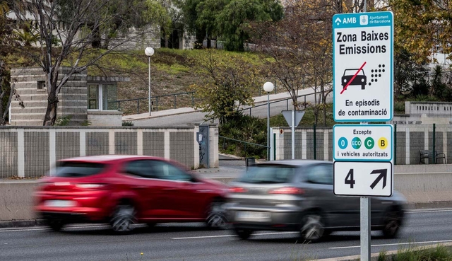 Els vehicles de persones amb rendes baixes, exempts de la ZBE Barcelona