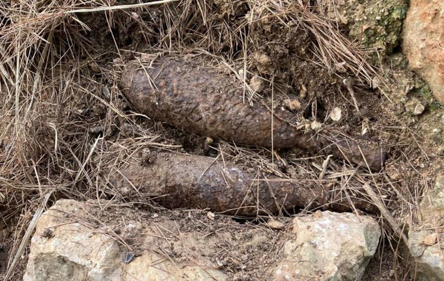 SUCCESSOS: Troben dos projectils de la Guerra Civil en una zona boscosa de Castelldefels