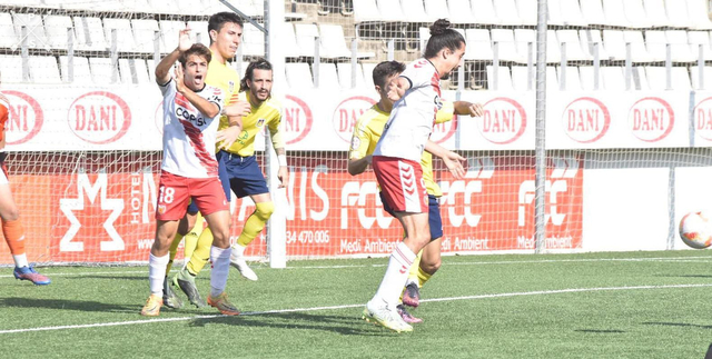  ESPORTS (FUTBOL, TERCERA RFEF): El Castelldefels assalta la Feixa Llarga