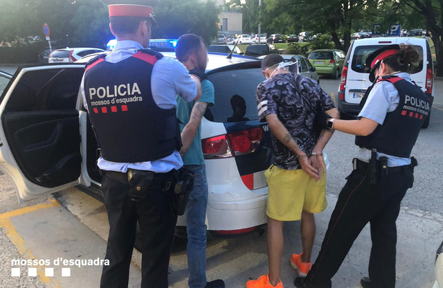 Detenen a Esparreguera dos homes per intent de robatori i extorsió