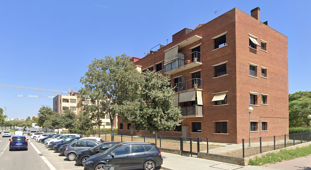 SUCCESSOS: Dos ferits, un greu, en un incendi d’un pis a Viladecans