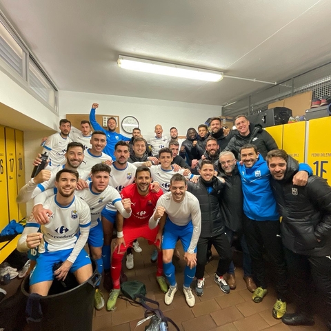 ESPORTS (FUTBOL, SEGONA RFEF): El Prat liquida al Manresa en una gran primera part