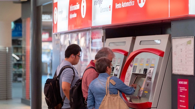 Renfe tornarà les fiances dels abonaments gratuïts a partir de dilluns