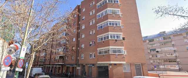 SUCCESSOS: Quatre ferits per inhalació de fum en un incendi en un habitatge a Esplugues de Llobregat