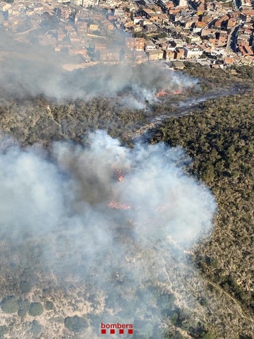 SUCCESSOS: Incendi forestal a Sant Vicenç dels Horts