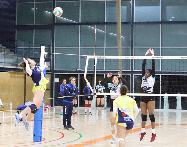 ESPORTS (VOLEIBOL, SUPERLLIGA 2 FEMENINA): Esplugues i Sant Just perden els seus partits
