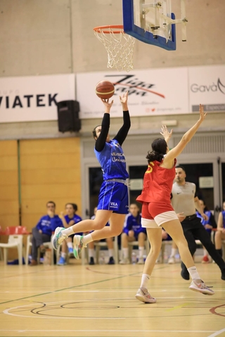 ESPORTS (BÀSQUET, LF2): El Segle XXI guanya a Viladecans i el Basket Almeda perd a Pamplona
