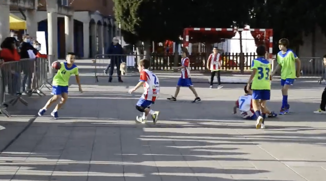 Sant Joan Despí promociona l’handbol al carrer