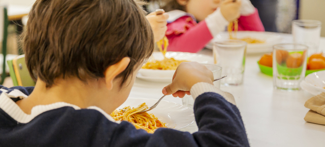 Cada any 1.200 alumnes al Baix deixen de tenir l’ajut d’una beca menjador