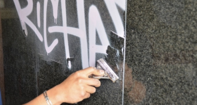 SOCIETAT: Nou servei de neteja gratuït de pintades o grafitis no desitjats a Sant Just Desvern