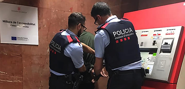 SUCCESSOS: Detenen un lladre a la parada de metro L9 Mas Blau del Prat amb patinet elèctric, sense bitllet ni identificació