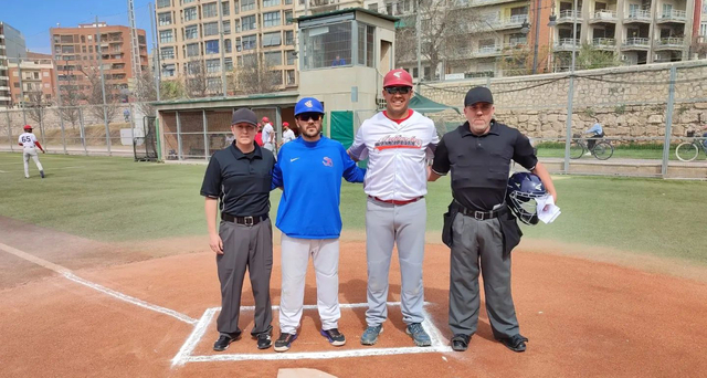 ESPORTS (BEISBOL, SPANISH BASEBALL LEAGUE): Primera derrota viladecanenca i doble revés santboià