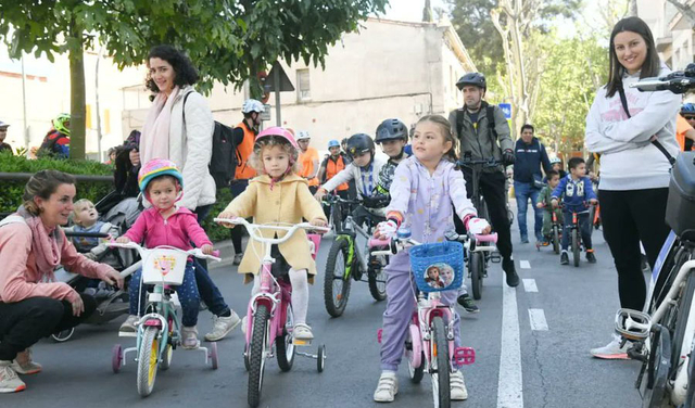 La Festa de les Rodes va prendre els carrers d’Esplugues