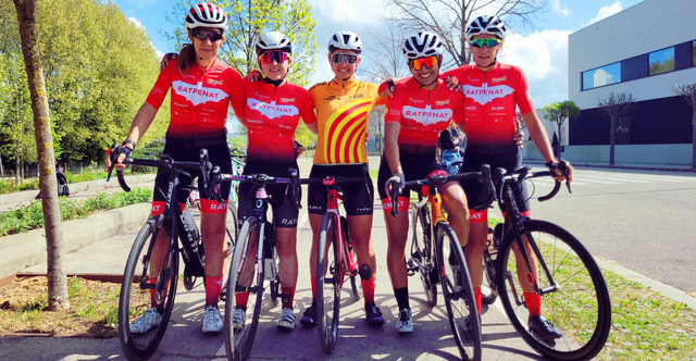 El Club Ciclista Ratpenat presenta el seu equip màster femení